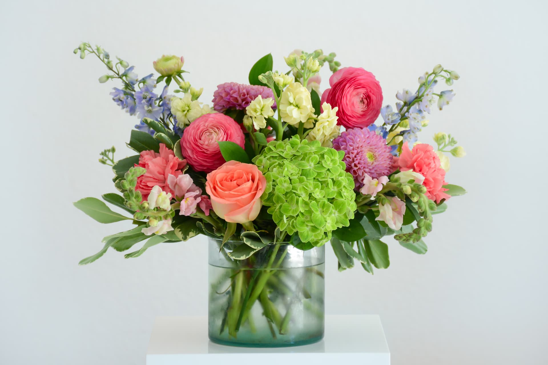 Oopsie Daisies Flower Co. offers custom flowers, wedding florals and delivery in Montgomery