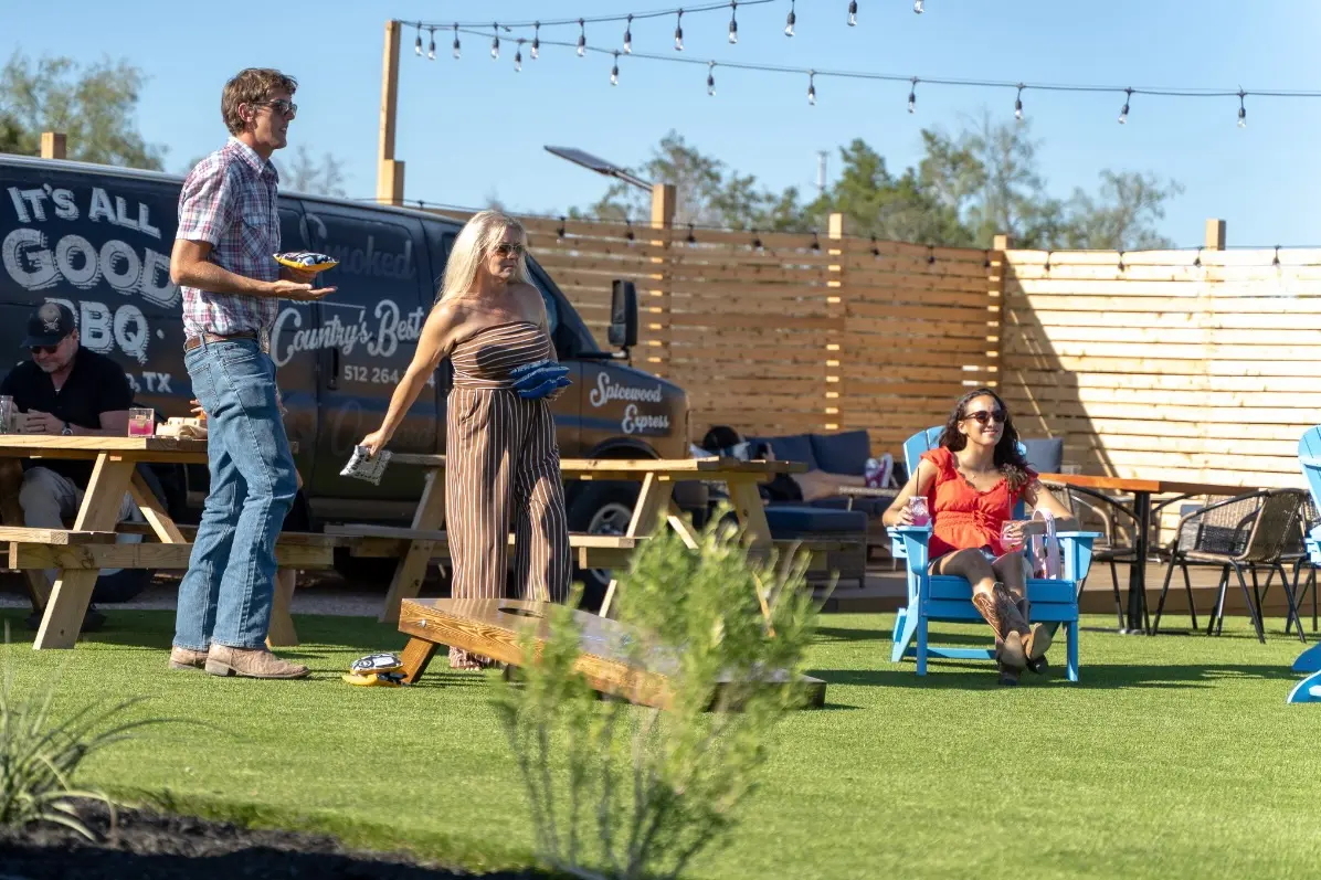 4 Sisters Bar & Pavilion now open in Spicewood