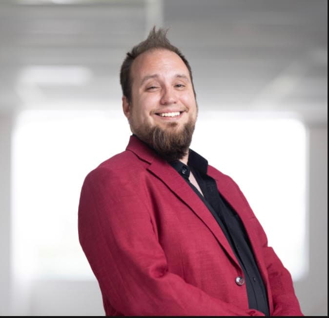 Atom Von Arndt