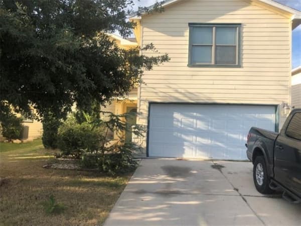 522 W. Metcalfe St.
4 bedroom / 3 bath
1,823 square feet
$230,000
Aaron Gordy
Vantage Residential Equity
512-293-0297
*Information current as of 10/18/19