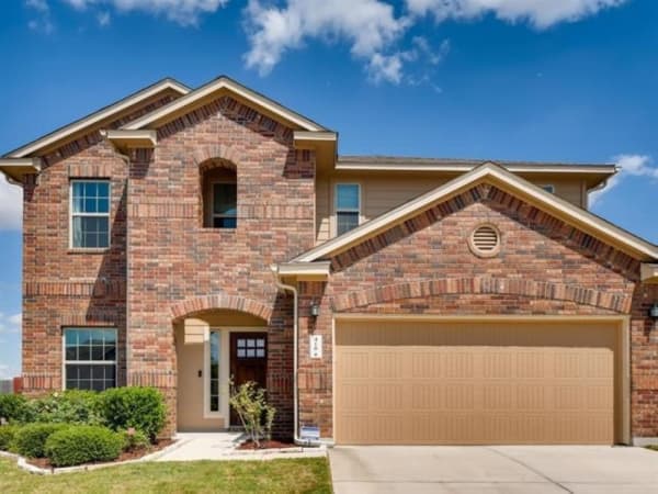 FEATURED NEIGHBORHOOD: Check out Hutto Square