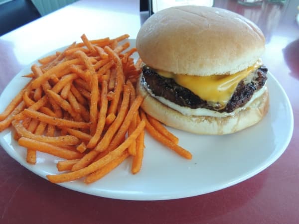 Seabrook Classic Cafe: Former El Lago mayor spends 34 years serving community