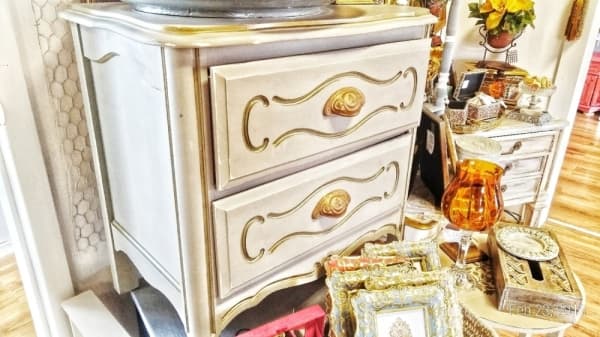 (Courtesy Strawberry Hill Unique Upcycling Boutique)