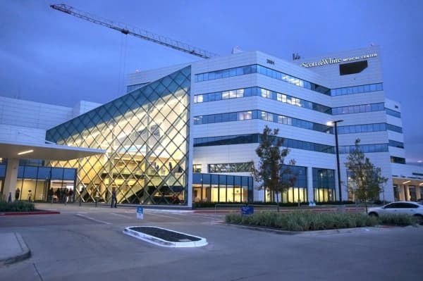 Baylor Scott & White Medical Center—Irving unveils renovated lobby, expanded medical services