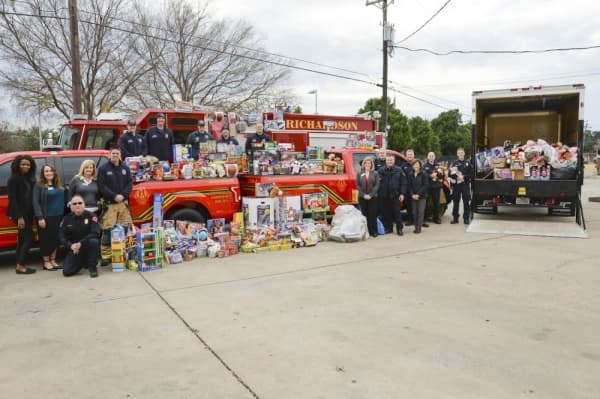 Richardson Fire Department kicks off holiday season with annual toy and food drive