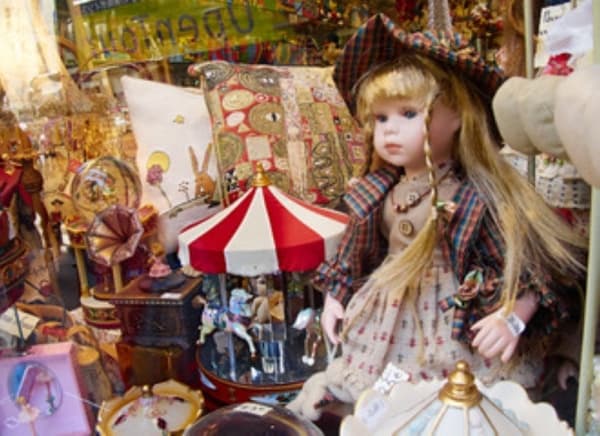 Dragonfly Sage antique store on the Square closing by end of 2019