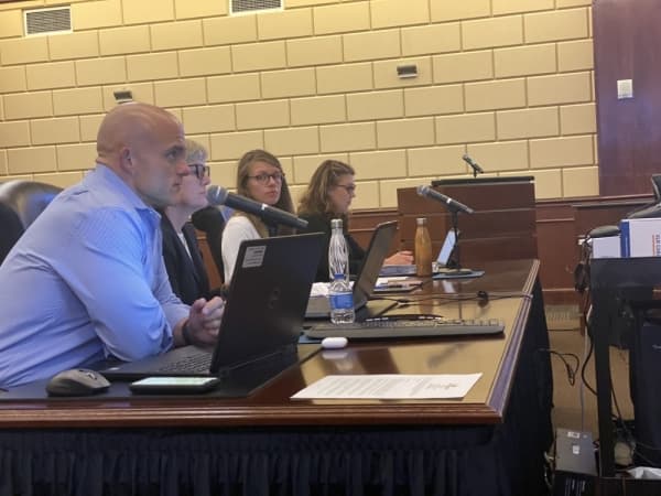 Bee Cave regulates use of city’s rights of way