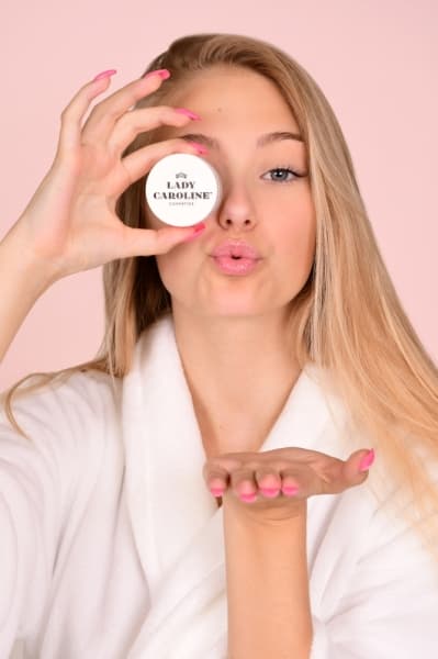14-year-old Lakeway resident launches cosmetics company