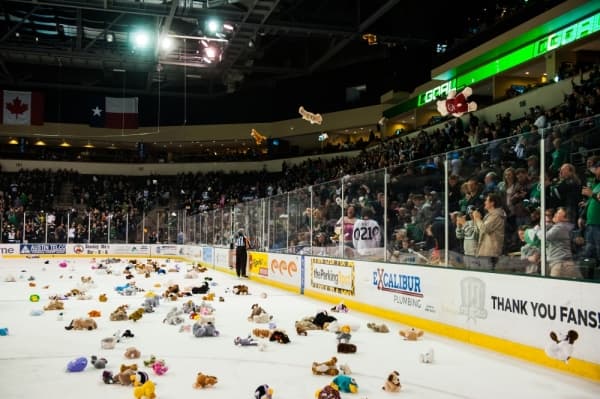 (Teddy Bear Toss)
Courtesy Texas Stars