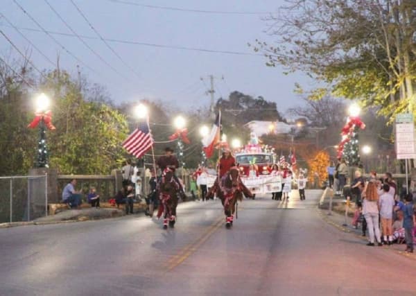 Guide: 10 holiday events to-do in and around New Braunfels