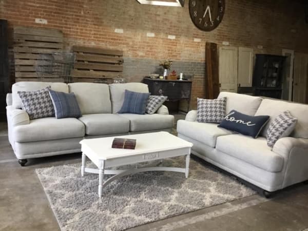 Dumpster Diva Designs closing current location, looking to relocate