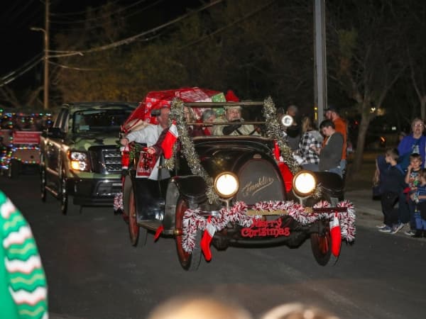 (Leander Christmas Parade) Courtesy city of Leander