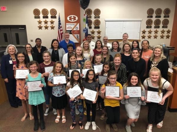 Hutto Education Foundation, Hutto ISD recognize 20 student grant recipients for academic, community excellence