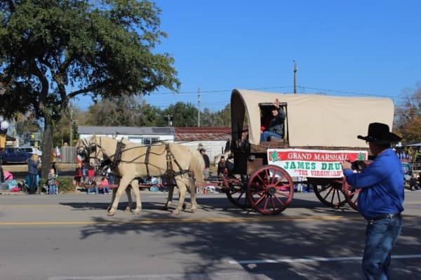 The parade traveled down Main Street led by actor James Drury, most known for his title role on the western TV series "The Virginian," serving as the grand marshal. (Anna Lotz/Community Impact Newspaper)