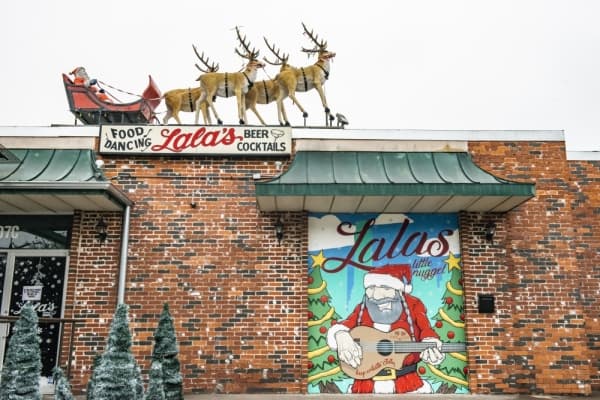 Cocktails, Chinese food, Christmas stockings and more: Central Austin holiday-themed bars, restaurants and events to check out this December