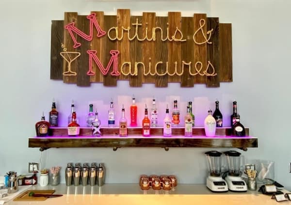 Martinis & Manicures launches location in Shenandoah