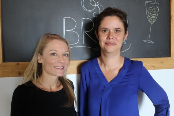 Co-owners Amber Powers (left) and Brooke Mackin (right) opened Sizzle & Brew in December 2018.
Photos by Kara McIntyre/Community Impact Newspaper