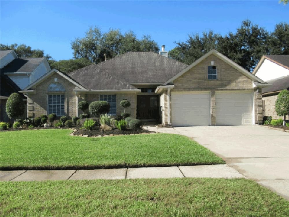 Learn about Meadowgreen, December's featured neighborhood