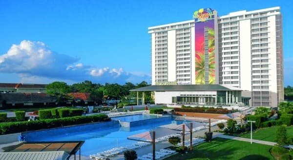 Margaritaville moves Lake Conroe opening date to summer, announces operator
