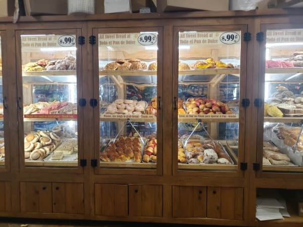 La Plaza Meat Market offers Mexican baked goods. (Ali Linan/Community Impact Newspaper)
