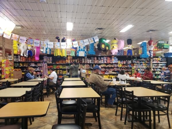 La Plaza also sells homemade meals made each day. (Ali Linan/Community Impact Newspaper)