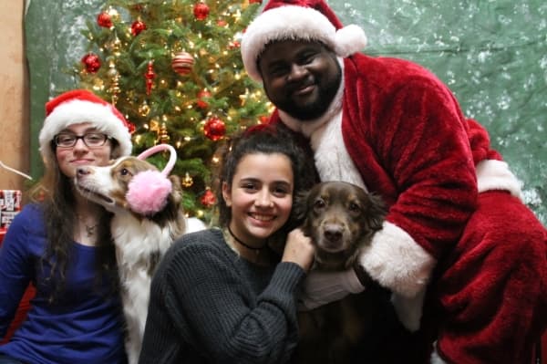 LazyPaw Animal Hospitals is hosting its ninth annual holiday pet photo event. (Courtesy LazyPaw Animal Hospitals)