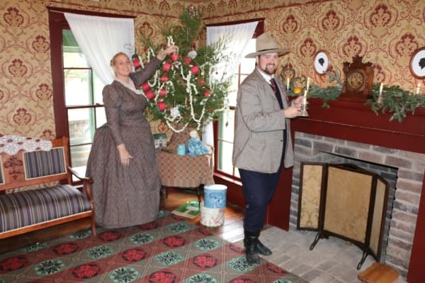 Farmstead Christmas at Nash Farm (Courtesy Grapevine Convention & Visitors Bureau)