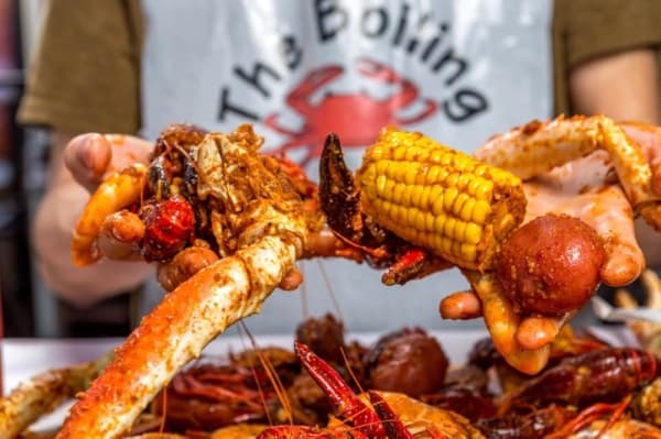 The Boiling Crab opens second Texas location in Plano
