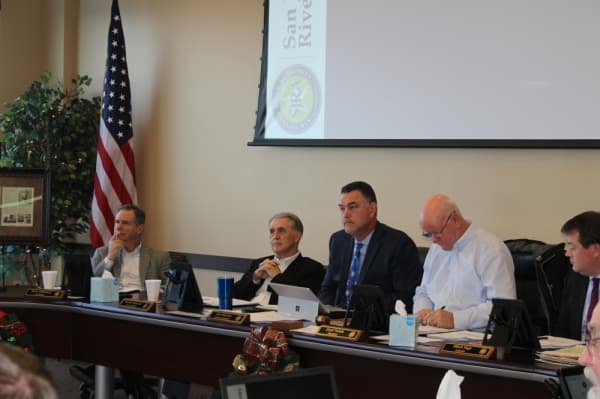 SJRA board members listen to public comments. (Eva Vigh, Community Impact Newspaper)