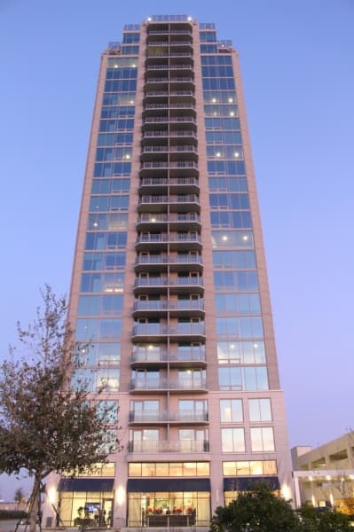 SkyHouse Frisco Station is 25 stories tall and holds 332 units. (Elizabeth Ucles/Community Impact Newspaper)