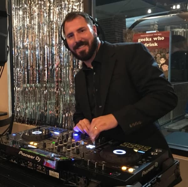 Live Music - DJ Paul Secrest
Courtesy Whitestone Brewery
