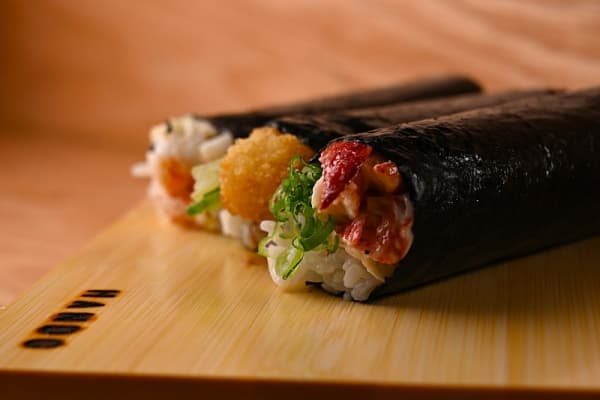 Hando hand-rolled sushi