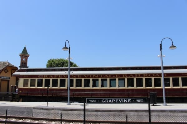 Grapevine Vintage Railroad cars derailed; passengers shuttled back to Grapevine station get refund