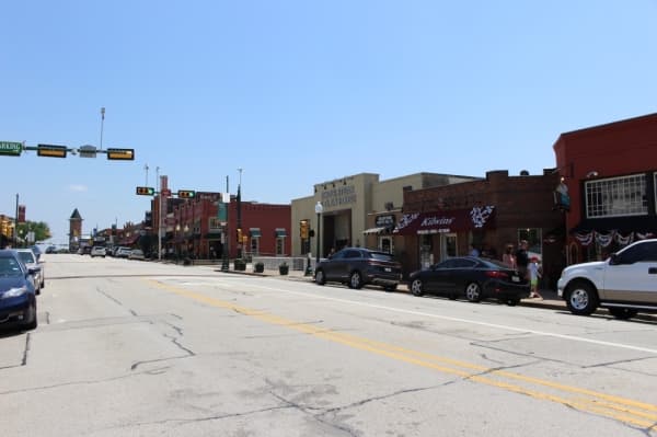 New signage and internet tools to help address downtown Grapevine parking concerns