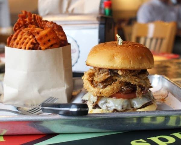 Couple serves recipes fit for the whole family at Brandani’s Burgers, Tacos & Brews in Missouri City