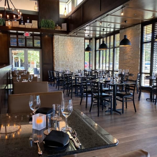 Avanti Italian Kitchen & Wine Bar now open in Creekside Park