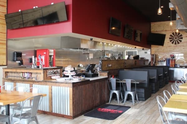 Stomp’s Burger Joint opens in Clear Lake