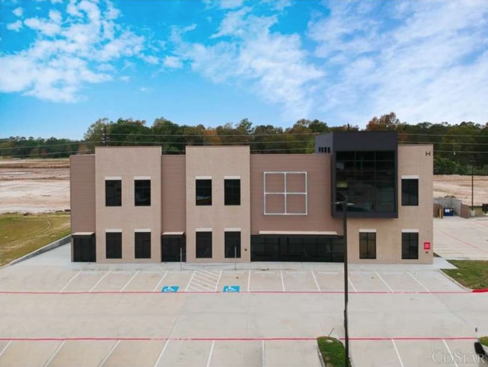 6. RETAIL
24527 Gosling Road, Spring