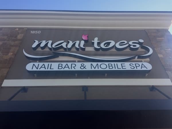 Mani Toes Nail Bar & Mobile Spa now open in Round Rock