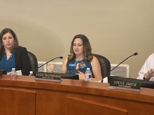 Lakeway Mayor Pro Tem Laurie Higginbotham led a discussion on vaping policy Jan. 13. 