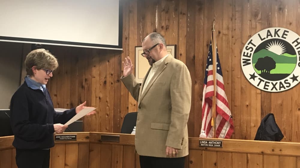 West Lake Hills Mayor Linda Anthony swears new city administrator into office