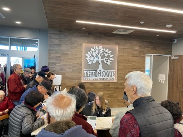 Following the ribbon-cutting, eligible residents and nonresidents alike signed up for memberships at The Grove. (Elizabeth Ucles/Community Impact Newspaper)