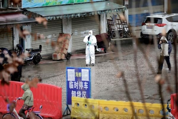 As panic spreads over coronavirus, Texas officials urge calm