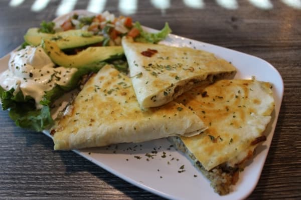 Owner of Captain Brad’s Coastal Kitchen in Tomball honors late father’s legacy