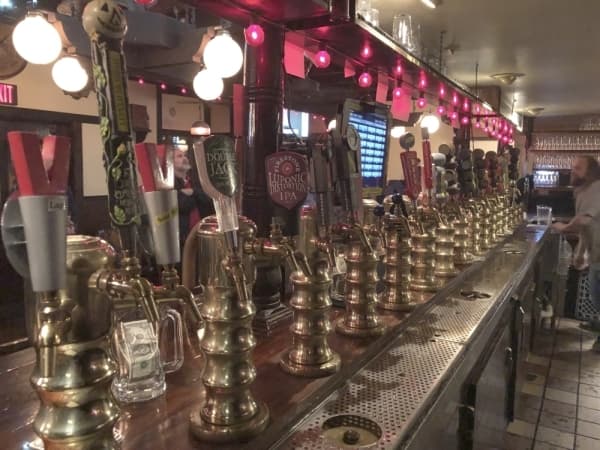 Draught House features 75 beers on tap, including more than a dozen brewed in-house. Jack Flagler/Community Impact Newspaper