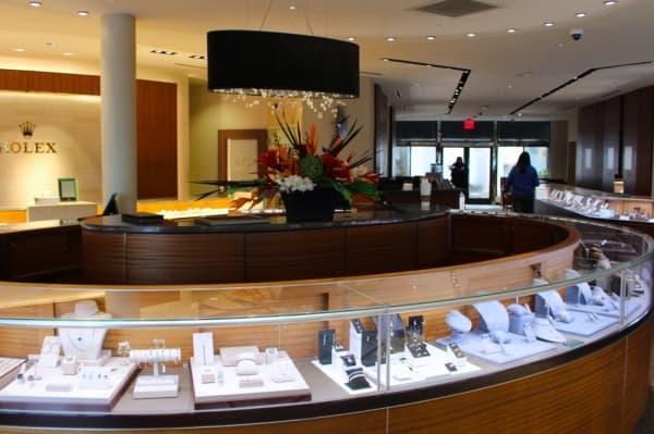 The Thomas Markle Jewelers showroom in The Woodlands features dozens of jewelry, watch and accessory displays. (Ben Thompson/Community Impact Newspaper)