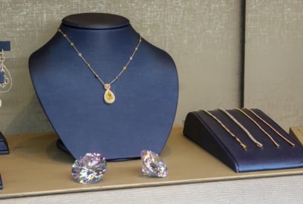 Shannon Jewelers’ fine jewelry collection includes engagement rings, necklaces and diamonds. (Adriana Rezal/Community Impact Newspaper)
