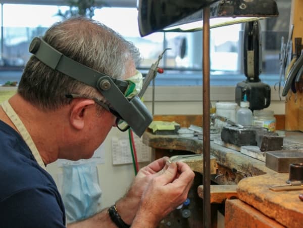 Shannon Jewelers offers custom design and repair services. (Adriana Rezal/Community Impact Newspaper)