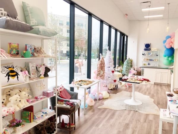 Pop-up store Manor Home Decor sells Valentine's Day gifts, treats from Redemption Square