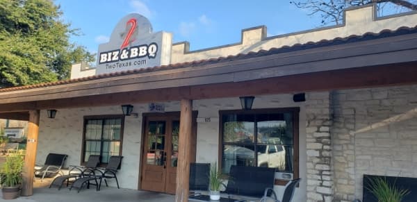Brokerage and barbecue joint opens in Georgetown